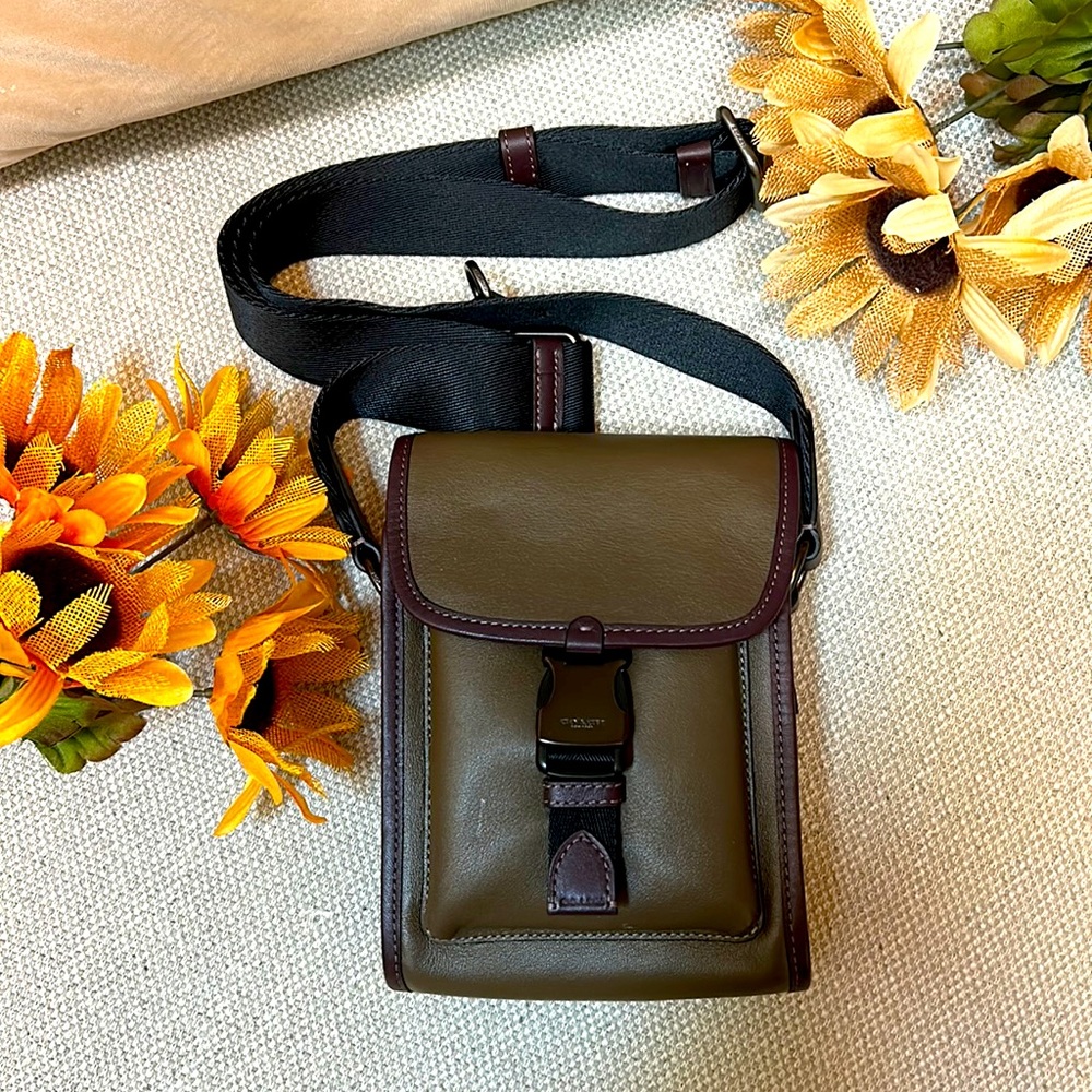 NEW! Coach Crossbody Pouch